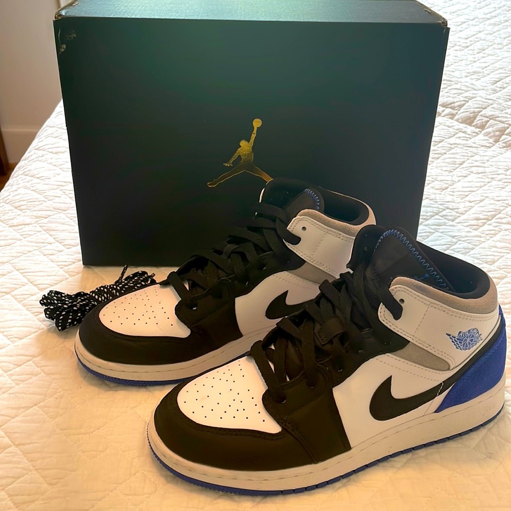 Nike Air Jordan 1 Mid (white / hyper royal - black) shoes